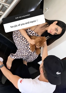 Emeraude Toubia feet photo thumbnail