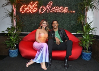 Emeraude Toubia feet photo thumbnail