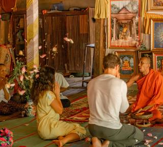 Emeraude Toubia feet photo thumbnail