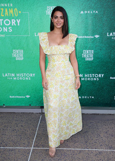 Emeraude Toubia feet photo thumbnail