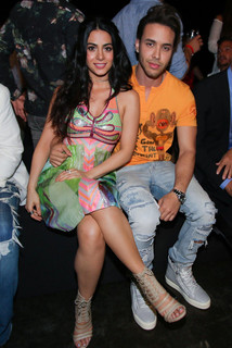 Emeraude Toubia feet photo thumbnail