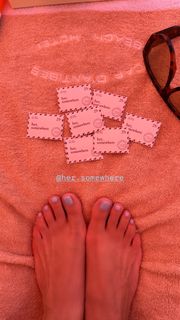 Emeraude Toubia feet photo 1