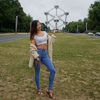 Emi Wong feet photo 3