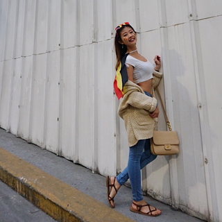 Emi Wong feet photo 2