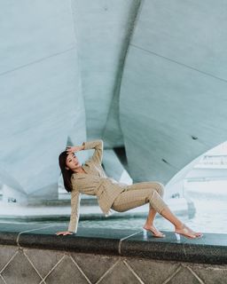 Emi Wong feet photo 3