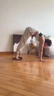 Emi Wong feet photo 17