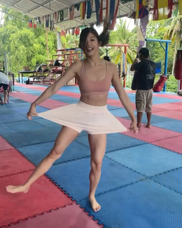 Emi Wong feet photo 5