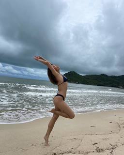 Emi Wong feet photo 15