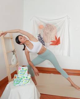 Emi Wong feet photo 10