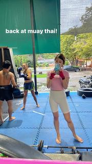 Emi Wong feet photo 4