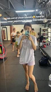 Emi Wong feet photo 3