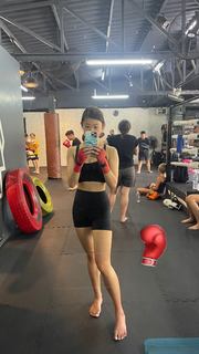 Emi Wong feet photo 2