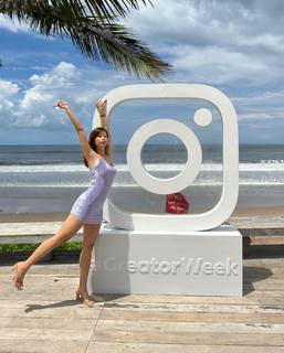 Emi Wong feet photo 14