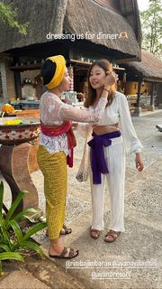 Emi Wong feet photo 3