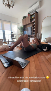 Emi Wong feet photo 17