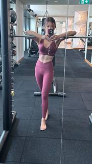 Emi Wong feet photo 19