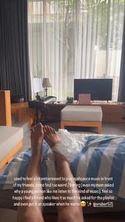 Emi Wong feet photo 2