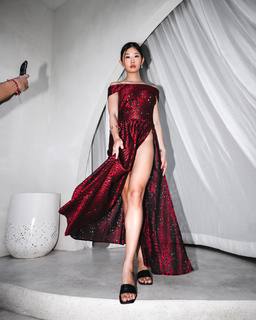 Emi Wong feet photo 20