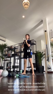 Emi Wong feet photo 9