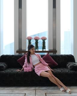 Emi Wong feet photo 2