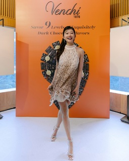 Emi Wong feet photo 12