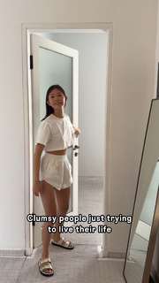Emi Wong feet photo 2