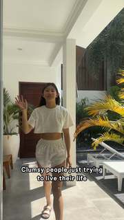 Emi Wong feet photo 1