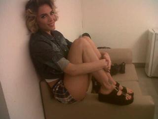 Emilia Attías feet photo 17