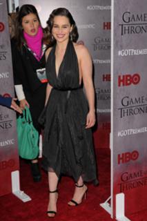 Emilia Clarke feet photo thumbnail