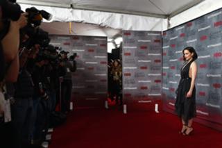 Emilia Clarke feet photo thumbnail