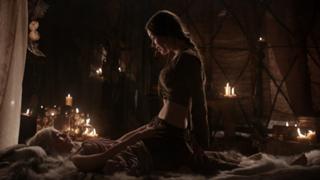 Emilia Clarke feet photo thumbnail