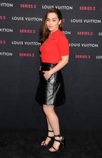 Emilia Clarke feet photo thumbnail