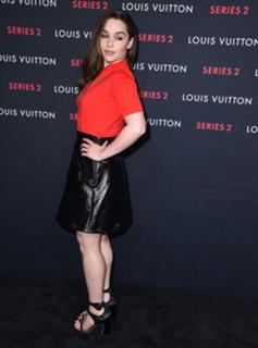 Emilia Clarke feet photo thumbnail