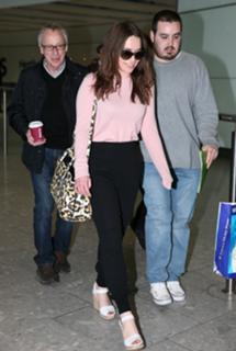 Emilia Clarke feet photo thumbnail
