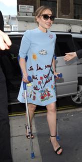 Emilia Clarke feet photo thumbnail