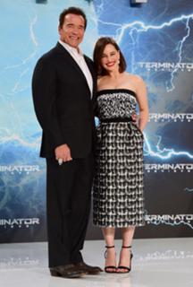 Emilia Clarke feet photo thumbnail