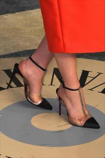 Emilia Clarke feet photo thumbnail