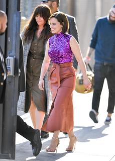 Emilia Clarke feet photo thumbnail