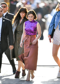 Emilia Clarke feet photo thumbnail