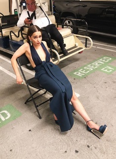 Emilia Clarke feet photo thumbnail