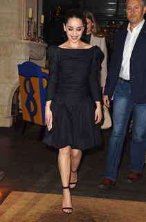 Emilia Clarke feet photo thumbnail