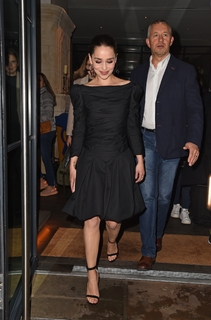 Emilia Clarke feet photo thumbnail