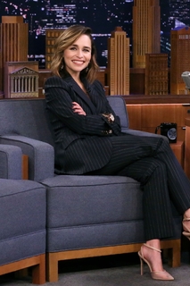 Emilia Clarke feet photo thumbnail