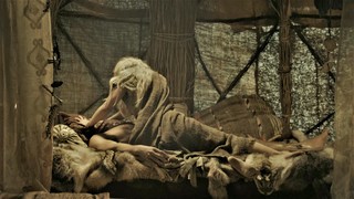 Emilia Clarke feet photo thumbnail