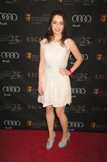 Emilia Clarke feet photo thumbnail