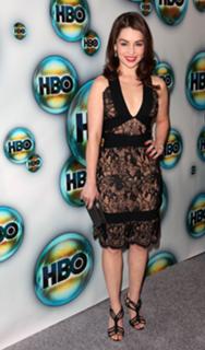Emilia Clarke feet photo thumbnail