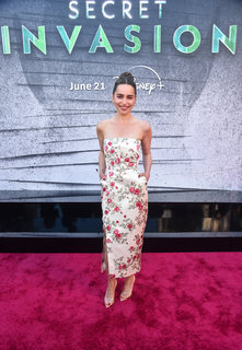 Emilia Clarke feet photo thumbnail