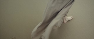 Emilia Clarke feet photo thumbnail