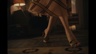 Emilia Clarke feet photo 8
