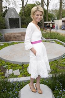 Emilia Fox feet photo thumbnail